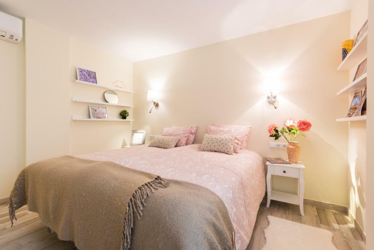 Malaga Centre Apartment With Parking Exterior foto