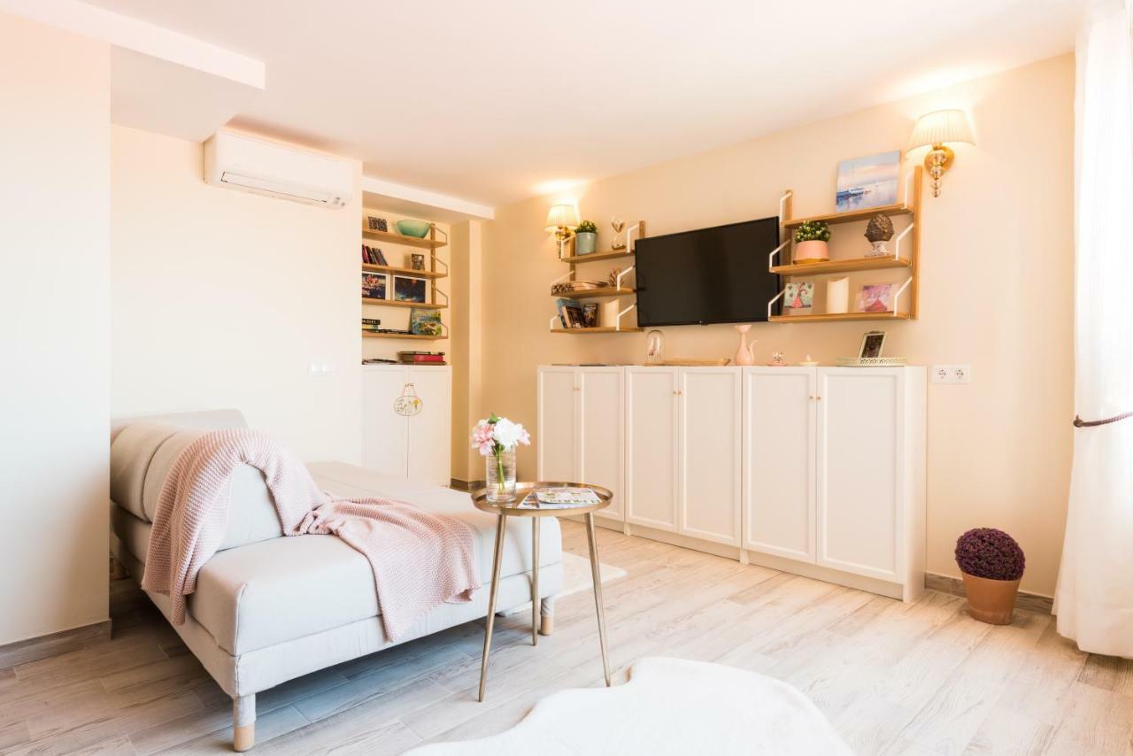 Malaga Centre Apartment With Parking Exterior foto